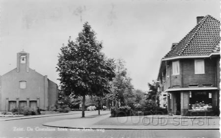 Da Costaln-1961-001.jpg - Hoek da Costalaan, Oude Arnhemseweg. Links op de hoek staat de Sionskerk, gebouwd in 1950. Foto gemaakt in 1957.